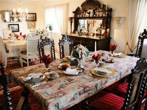 Bed and Breakfast Hemingway's By The Sea | Victoria | British Columbia | Canada 1