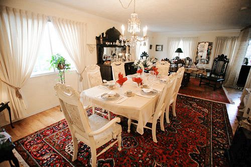 Bed and Breakfast Hemingway's By The Sea | Victoria | British Columbia | Canada 10