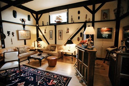 Bed and Breakfast Hemingway's By The Sea | Victoria | British Columbia | Canada 2