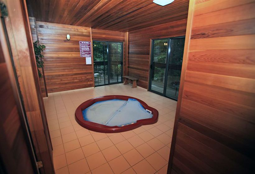 Hotel Whiski Jack At Creekside | Whistler | British Columbia | Canada 1