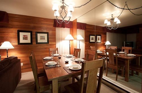 Hotel Whiski Jack At Creekside | Whistler | British Columbia | Canada 11