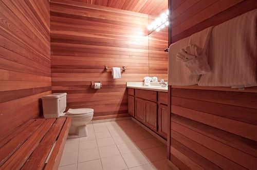 Hotel Whiski Jack At Creekside | Whistler | British Columbia | Canada 13