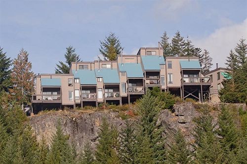 Hotel Whiski Jack At Creekside | Whistler | British Columbia | Canada 8