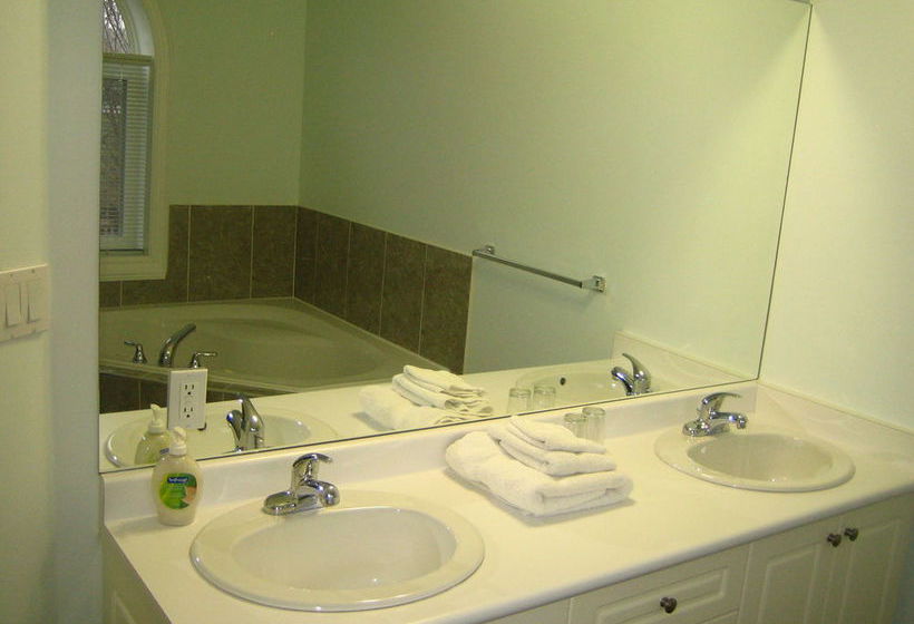 Clinton and Bloor Bed & Breakfast | Toronto | Ontario | Canada 2