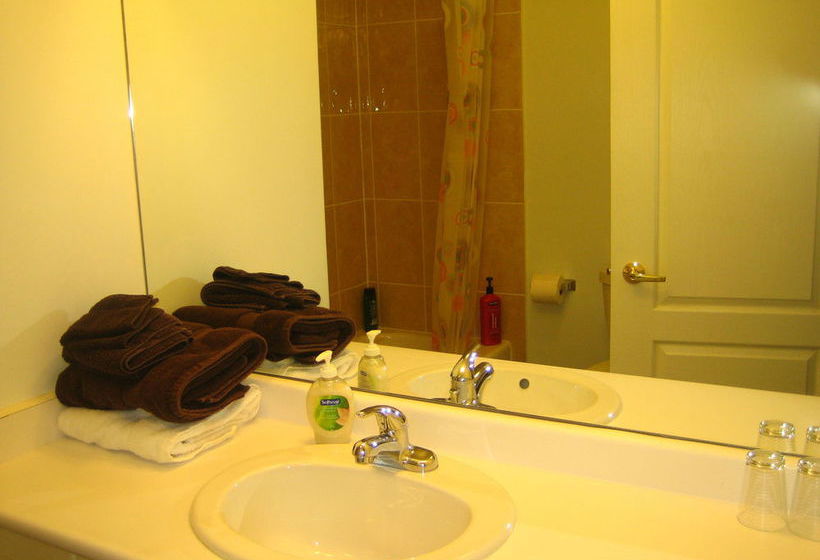 Clinton and Bloor Bed & Breakfast | Toronto | Ontario | Canada 20