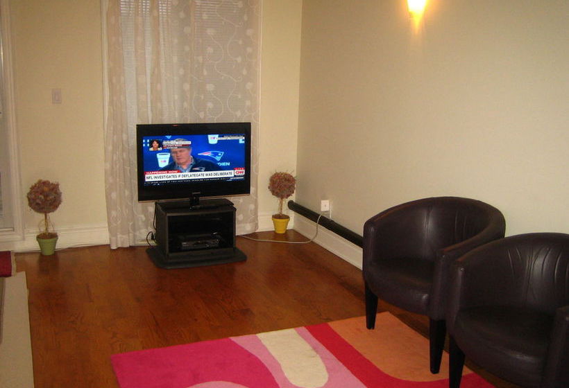 Clinton and Bloor Bed & Breakfast | Toronto | Ontario | Canada 5