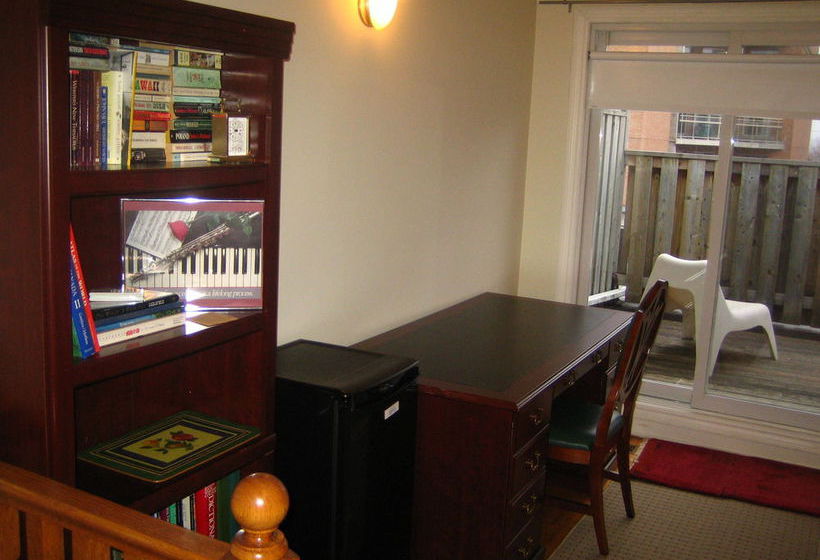 Clinton and Bloor Bed & Breakfast | Toronto | Ontario | Canada 6