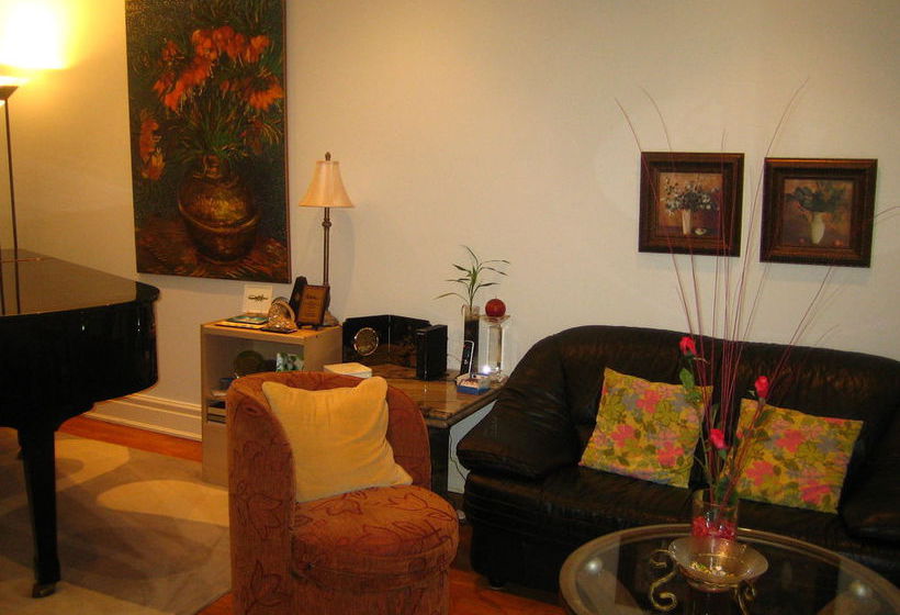 Clinton and Bloor Bed & Breakfast | Toronto | Ontario | Canada 9