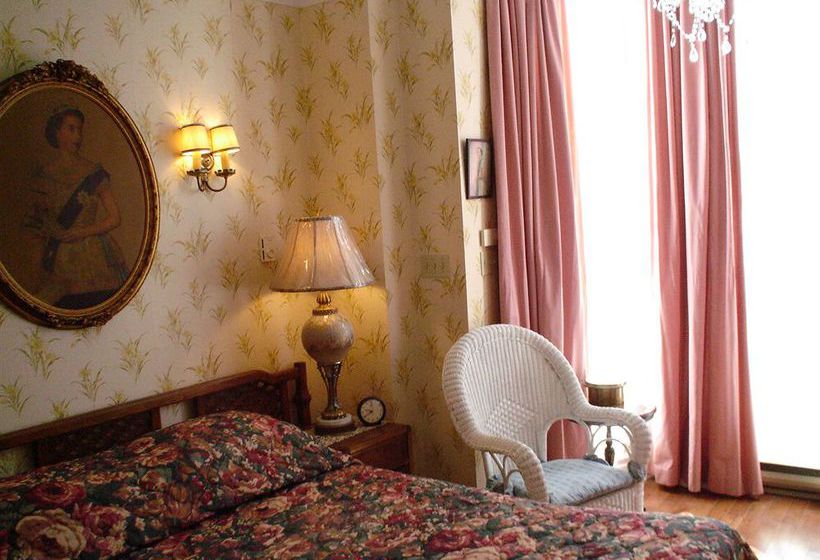 Bed and Breakfast Albert Pimblett's Downtown Toronto Bed/breakfast