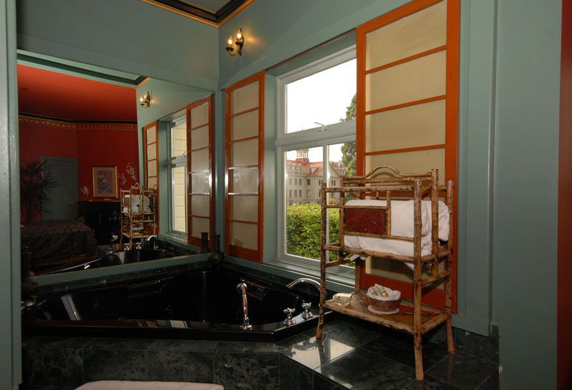 Humboldt House B&b | Victoria | British Columbia | Canada 8