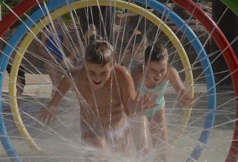 Hotel Blue Dolphin Holiday Resort | Yambayamba | New South Wales | Australia 12