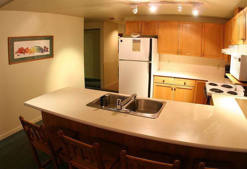 Hotel Village Gate House Whistler