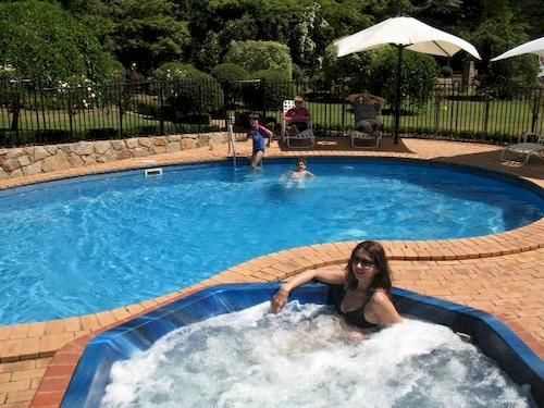 Chestnut Tree Holiday Apartments | Bright | Victoria | Australia 1