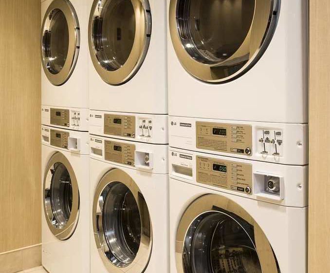 Hotel Hampton Inn By Hilton Ottawa Airport | Ottawa | Ontario | Canada 12