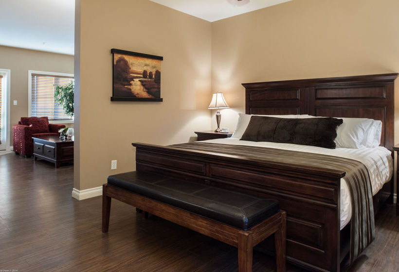 Hotel The Castle At Swan Lake | Vernon | British Columbia | Canada 10