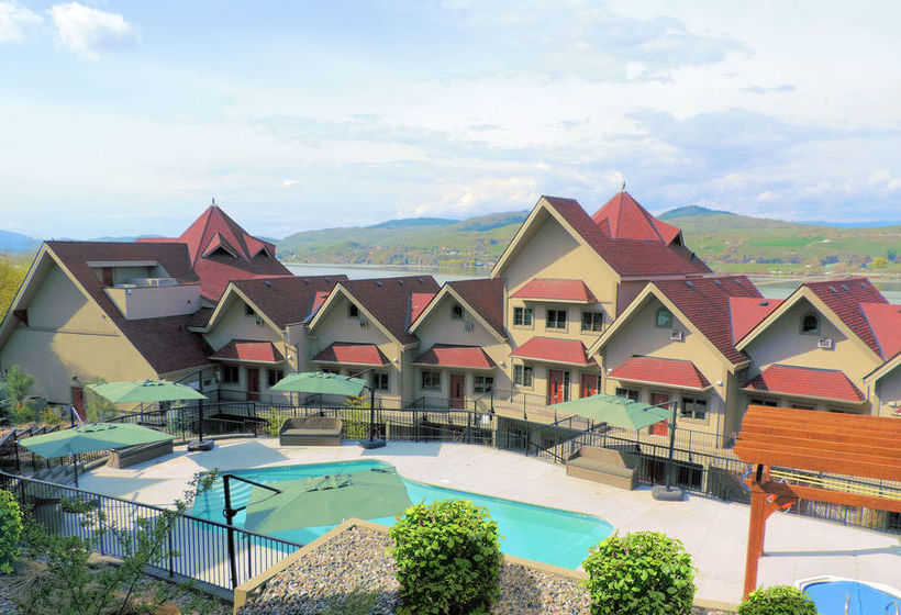 Hotel The Castle At Swan Lake | Vernon | British Columbia | Canada 2
