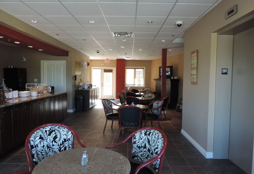 Hotel The Castle At Swan Lake | Vernon | British Columbia | Canada 8