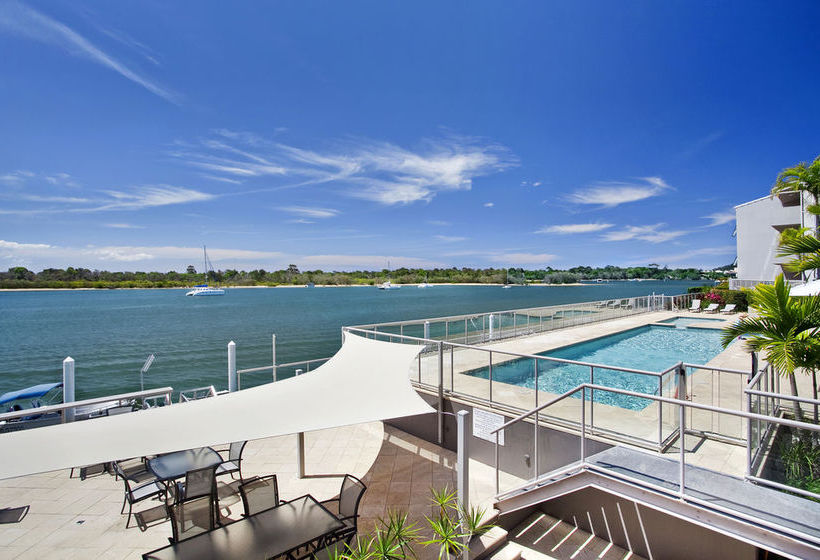 Noosa Shores Resort & Apartments