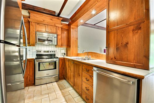 Hotel Tremblant Sunstar Condominiums | Mont Tremblant | Quebec | Canada 14