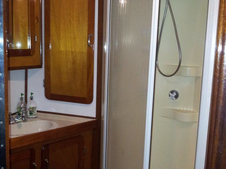 Bed and Breakfast Making Waves Boatel | Toronto | Ontario | Canada 18