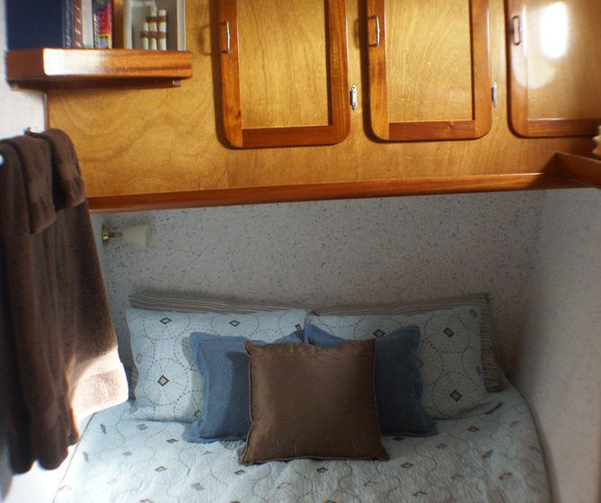 Bed and Breakfast Making Waves Boatel | Toronto | Ontario | Canada 19