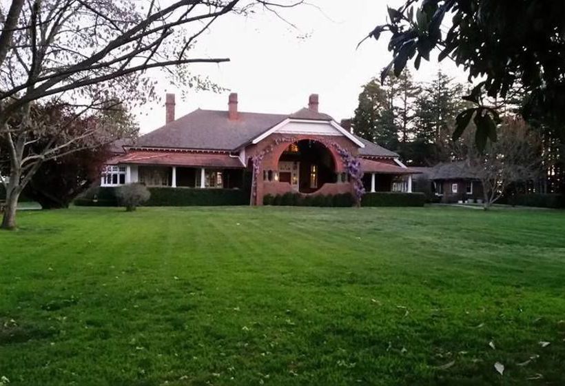 Pension Petersons Armidale Winery And Guesthouse | Armidale | New South Wales | Australia 9