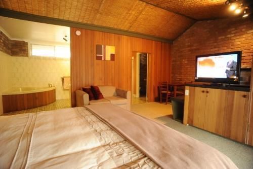 Farnham Court Motel And Restaurant | Morwell | Victoria | Australia 9