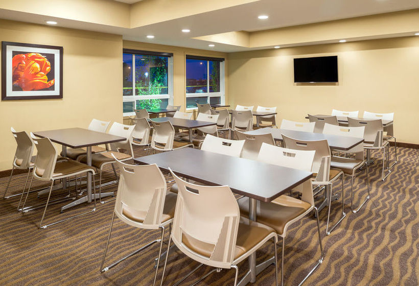 Microtel Inn & Suites By Wyndham Red Deer | Red Deer | Alberta | Canada 12