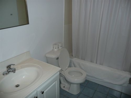 Hostel Neill-wycik Backpackers | Toronto | Ontario | Canada 20