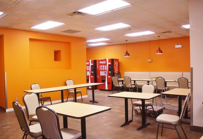 Hostel Neill-wycik Backpackers | Toronto | Ontario | Canada 4