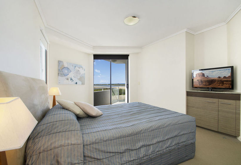 Waves Maroochy River