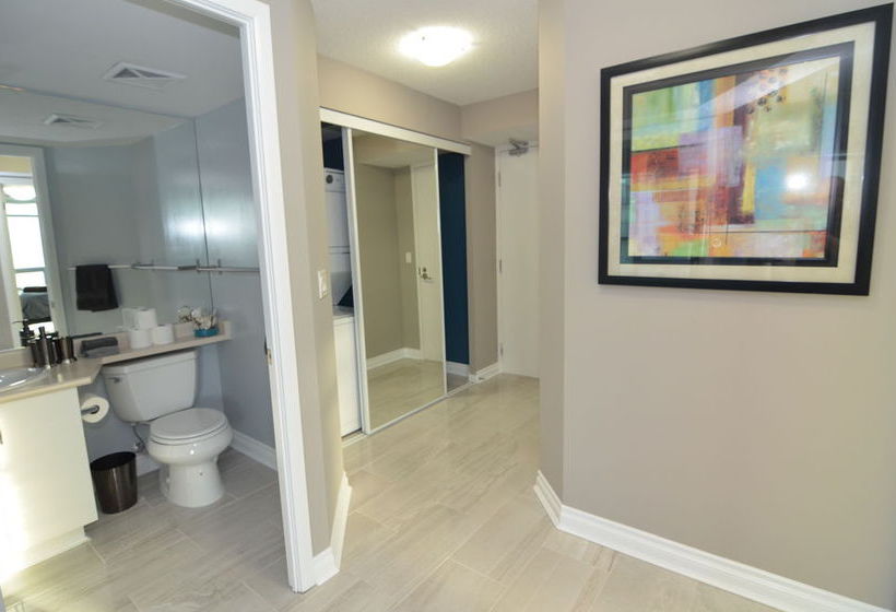 Toronto Escape - The Amber Suite | Toronto | Ontario | Canada 13