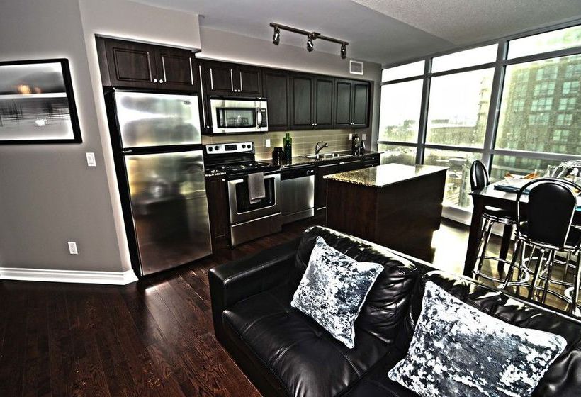 Toronto Escape - The Amber Suite | Toronto | Ontario | Canada 19