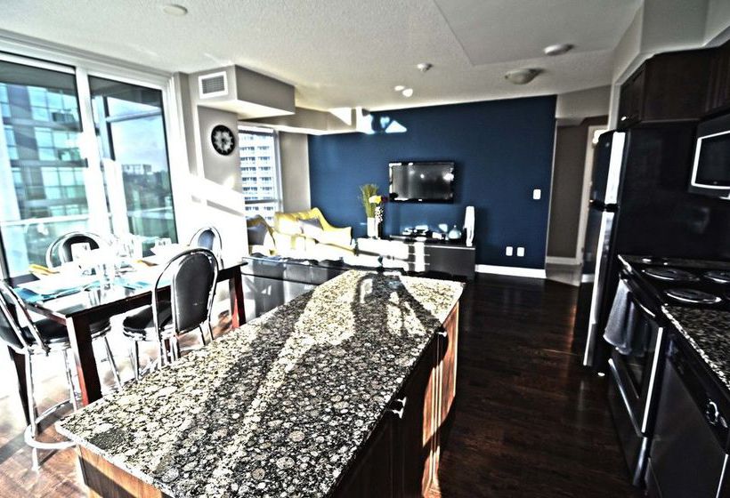 Toronto Escape - The Amber Suite | Toronto | Ontario | Canada 20