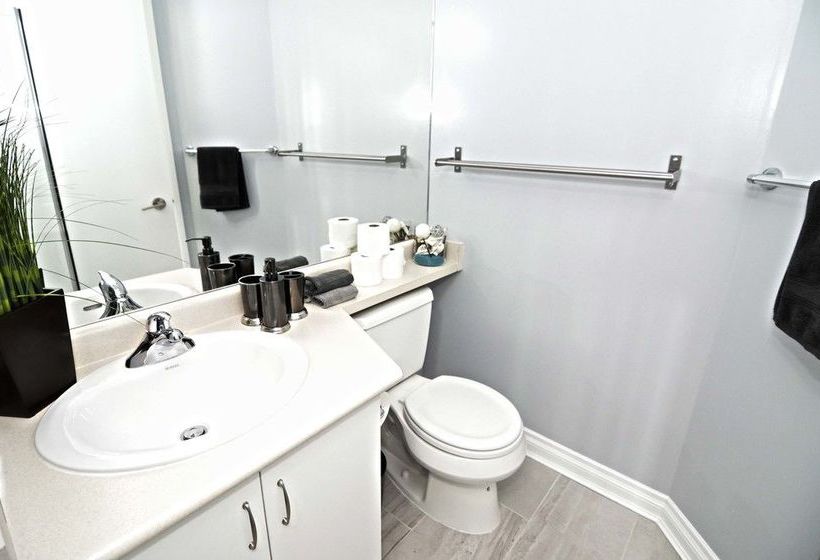 Toronto Escape - The Amber Suite | Toronto | Ontario | Canada 5