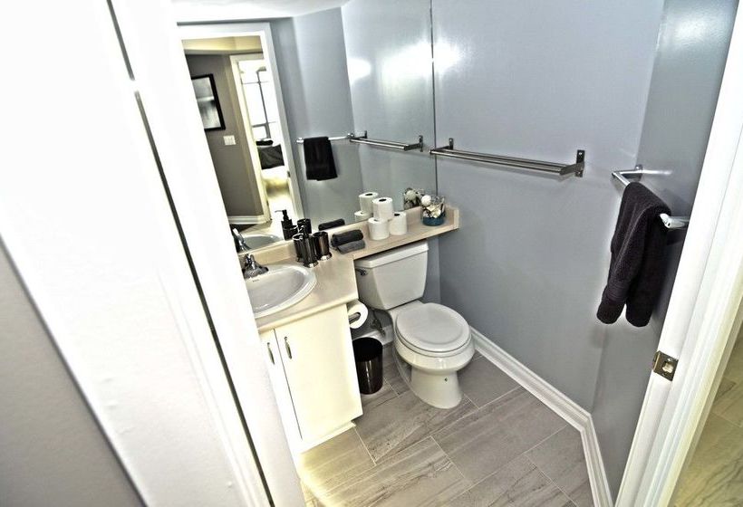 Toronto Escape - The Amber Suite | Toronto | Ontario | Canada 6