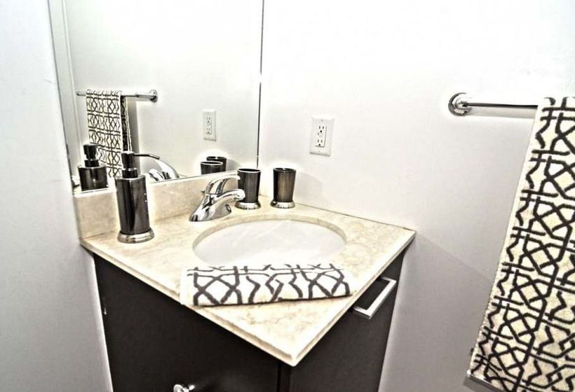 Toronto Escape - The Ruby Pink Suite | Toronto | Ontario | Canada 1