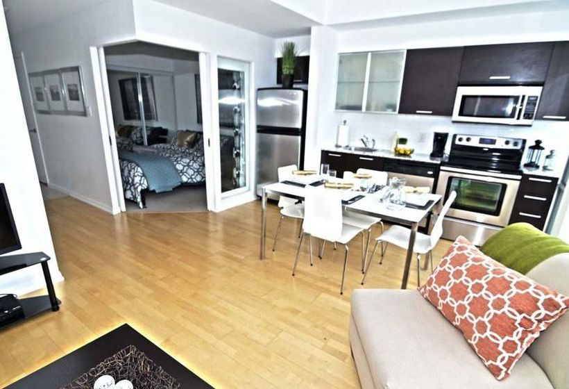 Toronto Escape - The Ruby Pink Suite | Toronto | Ontario | Canada 14