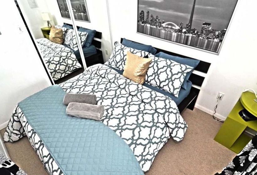 Toronto Escape - The Ruby Pink Suite | Toronto | Ontario | Canada 18