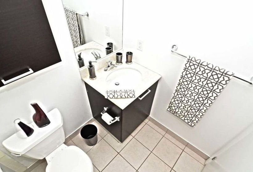 Toronto Escape - The Ruby Pink Suite | Toronto | Ontario | Canada 2