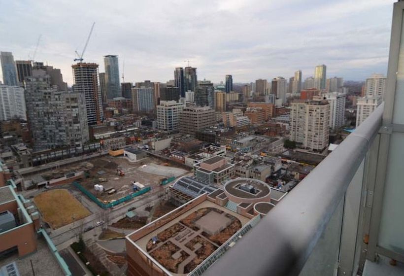 Toronto Escape - The Ruby Pink Suite | Toronto | Ontario | Canada 3