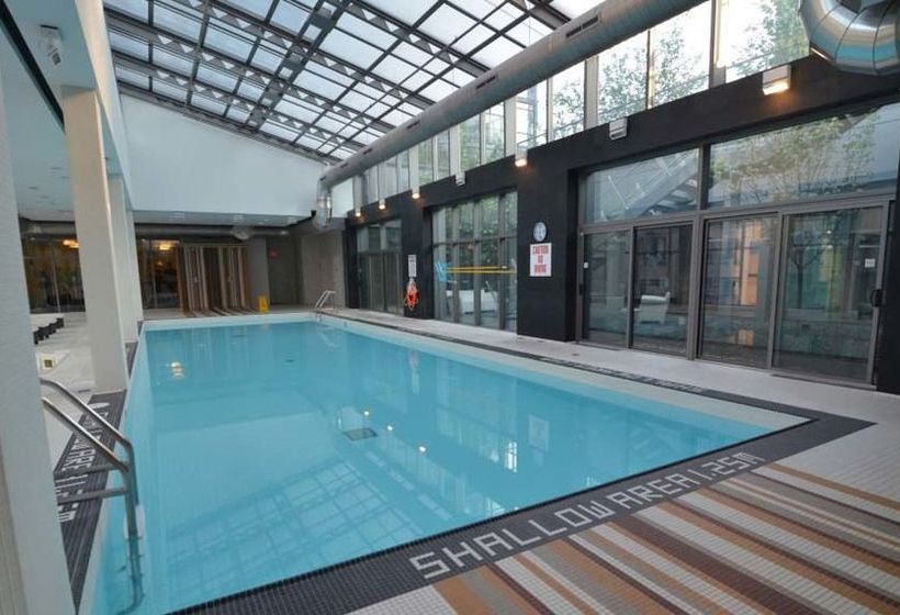 Toronto Escape - The Ruby Pink Suite | Toronto | Ontario | Canada 4