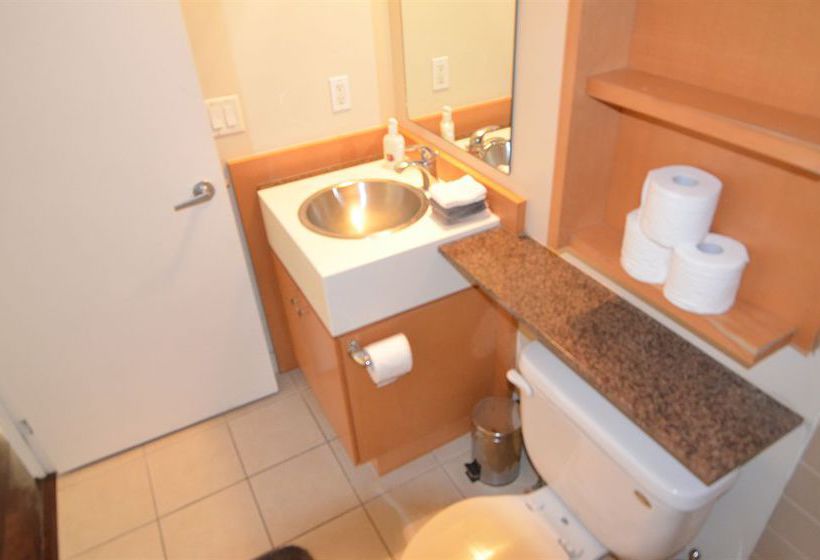 Hotel Toronto Escape - The Amethyst Suite | Toronto | Ontario | Canada 12