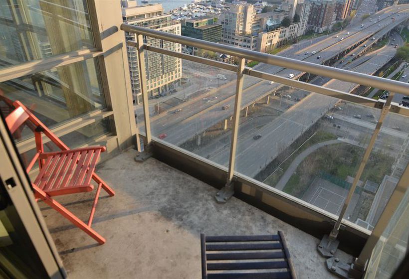 Hotel Toronto Escape - The Amethyst Suite | Toronto | Ontario | Canada 9