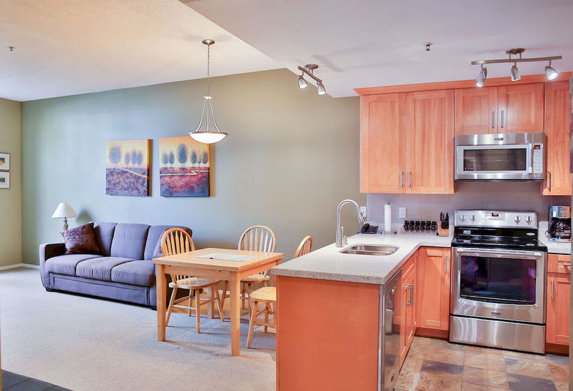 Glacier Lodge Luxury Condo | Whistler | British Columbia | Canada 12