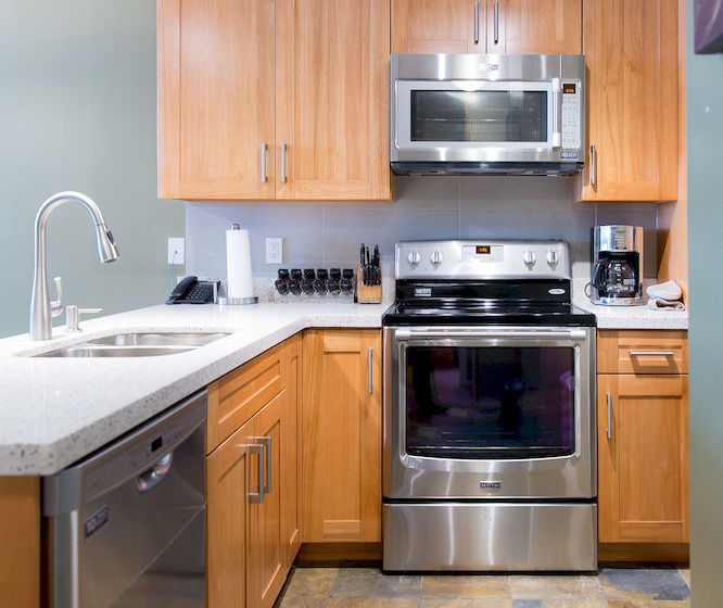 Glacier Lodge Luxury Condo | Whistler | British Columbia | Canada 15