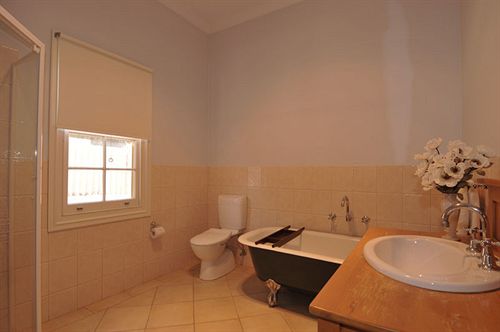 Charlie Bates Cottage | Penneshaw | South Australia | Australia 5