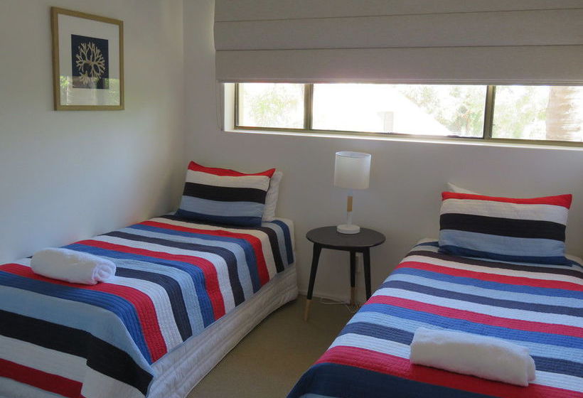 Sunseeker Lodge | Sunshine Beach | Queensland | Australia 4