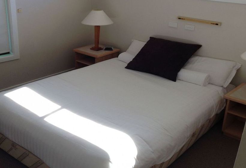 Lakes Jakaranda Holiday Units | Lakes Entrance | Victoria | Australia 1