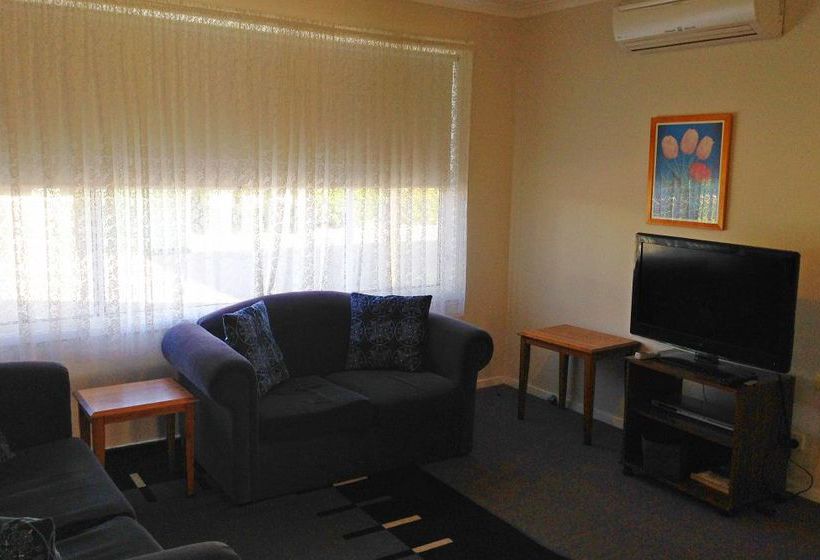 Lakes Jakaranda Holiday Units | Lakes Entrance | Victoria | Australia 3